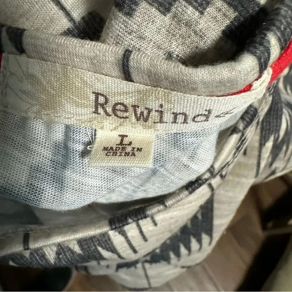 REWIND Bohemian Brown Tan Diamond Print Top with Cream Crocheted Lace Size Large - Picture 4 of 5